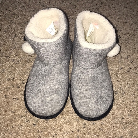 Shoes - Hanes slippers